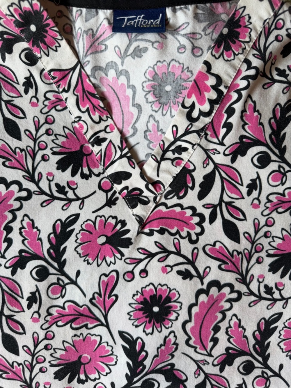 Tafford Floral Pink & Black V-Neck Scrub Top - Picture 7 of 8